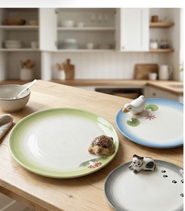 Plato de Cerámica Hecho a Mano, Ecológico, Apto para Microondas, con Diseño Bonito para Fiestas, Pasteles y Restaurantes, Disponible en Stock - Product Image 1