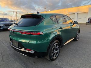 Modelo Mejor Calificado Verde 2024 Alfa-Romeo Tonale TI - Product Image 3