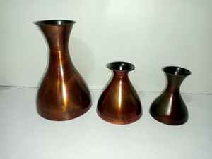 Jarrón de flores de metal para decoración del hogar, una decoración atemporal esencial, esculpida con precisión para el conocedor moderno - Product Image 5