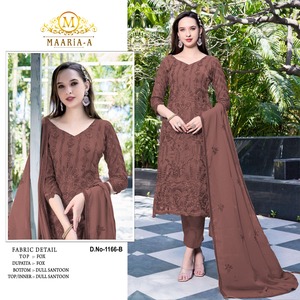 Nueva colección en trajes paquistaníes Georgette pesados con trabajo de secuencia de bordado y trabajo Khatli disponible en cantidad a granel - Product Image 6