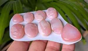 Opale rose naturelle péruvienne, pierre précieuse cabochon, bijoux élégants, charme émotionnel doux, design classique intemporel, grâce - Product Image 2