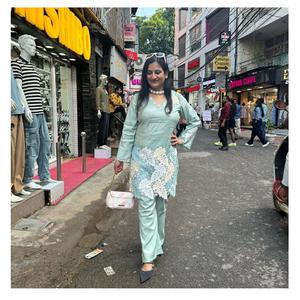 ชุดผ้าไหมฟิโอนาแบบหนาพิเศษจากนักออกแบบที่สง่างามชุดงานปักลวดลายประณีตแบบดั้งเดิมสำหรับงานเลี้ยงสังสรรค์ - Product Image 1