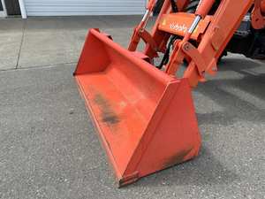 Tracteur M7-172 PREMIUM 2021 - Puissance, précision et confort pour les tâches agricoles exigeantes - Product Image 5