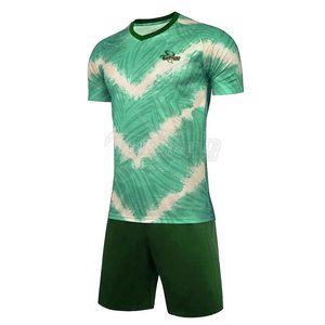 ชุดฟุตบอลผู้ชายสำหรับผู้ใหญ่ - ปรับแต่งชื่อทีมและลายพิมพ์ได้ แห้งเร็ว ระบายอากาศได้ดี ผลิตจากโพลีเอสเตอร์ 100% แขนสั้น ดีไซน์โอเวอร์ไซส์ - Product Image 1