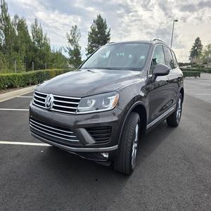 Magnifique Volkswagen Touareg TDI Lux Turbodiesel V6 AWD 2015 avec transmission automatique - Product Image 1