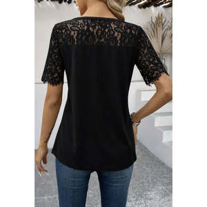 Blusa de Mujer con Detalle de Encaje y Botones Laterales, Modelo 31574 - Negra - Product Image 4