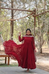 Salwar Kameez en Georgette Rouge avec Dupatta, Tenue de Soirée Chic et Décontractée pour Femmes Indiennes, Longueur au Sol, Séchage Rapide, Diwali, Vente en Gros à Surat - Product Image 6