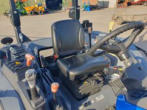 COMPRE TRACTOR SOLIS S50 DE 50 HP 4WD AUTOMÁTICO CON CARGADOR Y CABINA, Motor Cummins, Bomba y Caja de Cambios para una Larga Vida Útil - Product Image 4