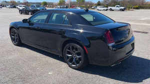 Usado 2023 C * hrysler 300 Series listo para enviar - Product Image 3