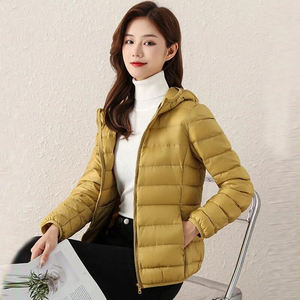 Blouson d'hiver personnalisé en polyester rembourré, épaisseur standard, pour homme et femme, avec capuche chauffante, imperméable, écologique, respirant, en nylon - Product Image 3