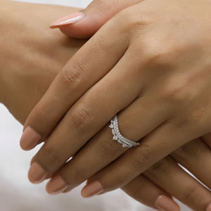 Anillo de boda de diamante de moissanita Estilo Vintage, anillo de aniversario de boda de diseño único para mujer - Product Image 3