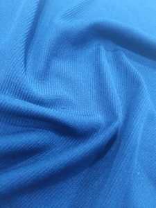 Twill 2-Way Warp Knit Tissu uni 100% Polyester Léger Anti-odeur et respirant Mélange de qualité supérieure pour la mode et les vêtements de travail - Product Image 3