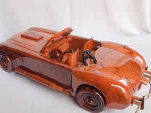 Modelo de Vehículo de Madera a Escala Completa de Fábrica en Vietnam/Modelos de Autos de Escritorio de Madera de Caoba, Modelo de Motor de Madera a Escala en Vietnam - Product Image 2
