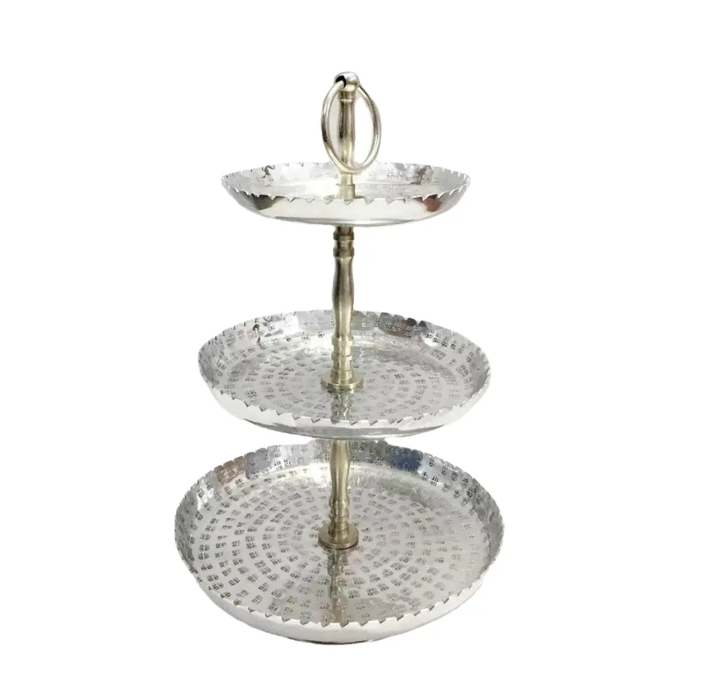 Nieuw Ontworpen Hoge Kwaliteit Three Tier Cake Stand Metallic 3 Tier Aluminium Gemaakt Decoreren Cake Taartvorm Cakes Dessertserver