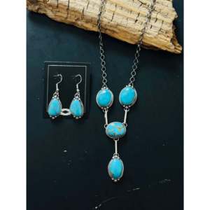 Ensemble de bijoux fins en turquoise de Kingman et argent sterling, fabriqué à la main par des artistes Navajo - Collection exclusive de colliers - Product Image 1