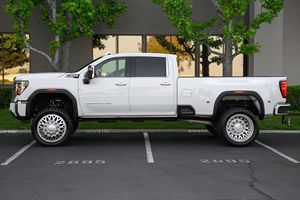 Voiture d'occasion fiable 2024 G-MC Sierra 3500HD Denali Crew Cab 4x4 - Product Image 4