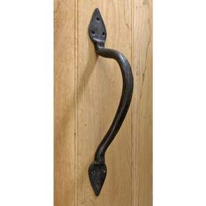 Manija de Puerta de Hierro Forjado Hecha a Mano con Acabado Negro, Perfecta para Decoración de Hogares, Hoteles, Escuelas y Villas - Product Image 2