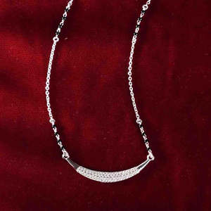 Compre un Mangalsutra de Plata Pura con Baño de Oro, Cadena de Perlas y Diamantes, Estilo Étnico Religioso, Regalo Perfecto para su Esposa - Product Image 2