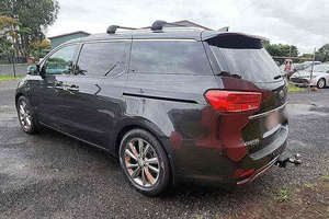 Carnival YP 2024 SUV Usado, Interior Oscuro, Cuero, Motor Turbo, Techo Panorámico, Cámara Trasera 360, Caja de Cambios Manual/Automática - Product Image 6