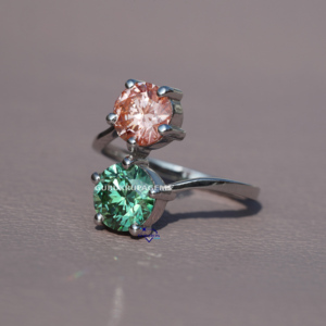 Anillo solitario de compromiso Toi Et Moi de oro blanco clásico de 14kt, ajuste de punta de diamante hecho en laboratorio de corte brillante para fiestas de boda - Product Image 4