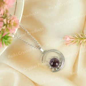 สร้อยคอจี้คริสตัลธรรมชาติรูปพระอาทิตย์และพระจันทร์พร้อมโซ่โลหะ - Product Image 3