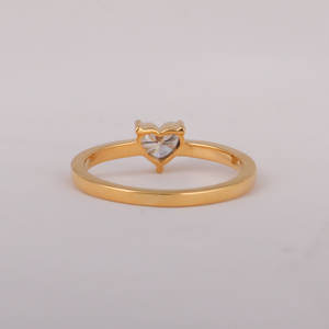Bague de mariage élégante en or jaune 18KT Trendy Heart Shape Solitaire Claw Setting Lab Created Diamond Classic Style IGI Certified - Product Image 4