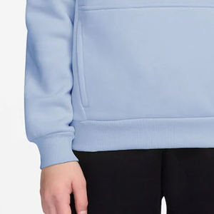 Tissu respirant pour un ajustement décontracté, sweat à capuche pour garçons adapté aux activités de plein air avec doublure douce et poches kangourou pour un ajustement confortable et tendance. - Product Image 3