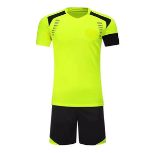 Conjunto de camiseta de fútbol para hombre personalizado al por mayor 2025 uniforme juvenil con sublimación para ropa de fútbol de equipo - Product Image 3