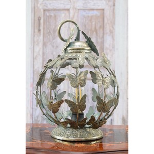 Lanternes tendance en métal et en verre avec des accents de papillons rehaussent les rassemblements en plein air avec une lumière ambiante douce - Product Image 6