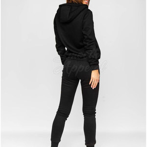 Survêtement pour femme style urbain, tissu confortable et respirant, parfait pour les activités sportives et les looks décontractés. - Product Image 3