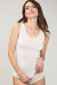 VITTORIA Gilet sans manches en laine 100% col rond avec bordure en satin Design tricoté - Product Image 2