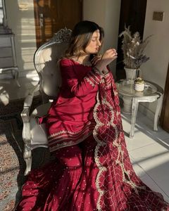 Salwar Kameez pakistanais formel avec travail et design classique pour les réceptions du soir disponibles à des prix abordables - Product Image 3