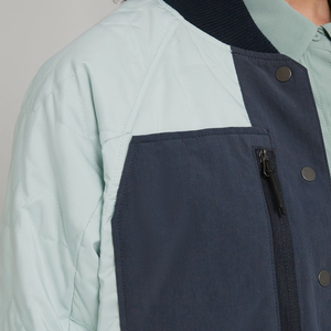 Blouson Bomber en Satin pour Femmes Grande Taille Personnalisé avec Broderie Finition de Haute Qualité - Product Image 3