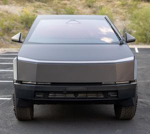 Tesla Cybertruck Foundation Series 2024, 600 hp, Motor Dual, Tracción en las Cuatro Ruedas, Capacidad de Conducción Autónoma Completa, Acabado Exterior Satinado - Product Image 1