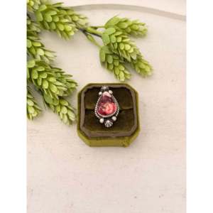 Anillo Ajustable Johnny Dixon con Elegante Dalia Rosa y Engaste de Plata de Ley, Regalo Ideal - Product Image 1