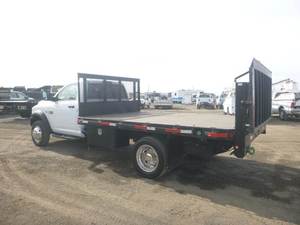 รถบรรทุกมือสอง Dodge Ram 5500 ปี 2017-2019 แบบ Flatbed สำหรับงานหนัก พร้อมส่งออก - Product Image 3