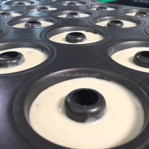 El depositador de masa preciso Yufeng para la máquina automática de producción de pasteles de rosquillas, dispensador profesional que mejora el rendimiento del pastel de anillo - Product Image 1