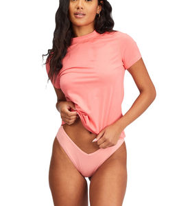 Vente en gros de rashguards pour femmes adultes MMA, impression de logo personnalisé, UPF50+, respirant, séchage rapide, respectueux de l'environnement, service OEM - Product Image 1