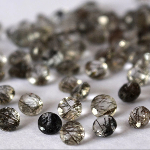 Quartz Rutile Noir Naturel 4mm Coupe Ronde-Quartz Rutile Noir Lâche Qualité Supérieure - Product Image 1