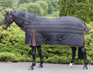 Les tapis d'écurie d'intérieur gardent les chevaux au chaud et facilement propres tout en offrant un confort durable par temps froid - Product Image 5