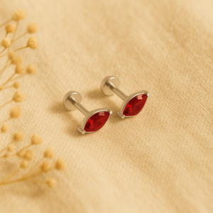 Boucles d'oreilles clous en cristal marquise rubis - Product Image 4