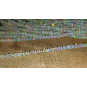 Perlas Sueltas de Ópalo Etíope 100% Natural con Destellos de Fuego, Forma de Pera, Lisas y Redondas - Product Image 3