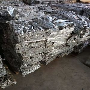 Déchets d'extrusion d'aluminium en alliage de qualité 6063 d'origine américaine, surface de fil émaillé, livraison en 8 à 14 jours, haute qualité, 25 tonnes, 50 kg - Product Image 4