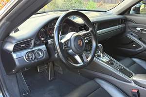 รถปี 2019 สำหรับ 911 Carrera Sedan เครื่องยนต์ 370 แรงม้า Turbo Flat-6 แพ็คเกจพรีเมียม พลัส ไมล์น้อย พวงมาลัยซ้าย ภายในสีเข้ม เบาะหนัง ล้อแม็ก R19 - Product Image 6