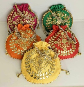 Adorno bordado hecho a mano Potli bolsas para boda y Festival favores para Deepavali perla cordón bolsas dama de honor regalo embrague - Product Image 3