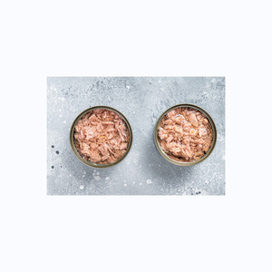 Atún enlatado de origen estadounidense de alta calidad con conservación de aceite 1 año de vida útil OEM ODM Mejor precio - Product Image 1
