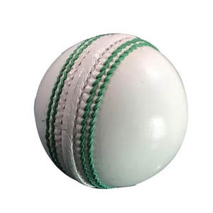 Nouveau Logo personnalisé fait à la main en cuir blanc Cricket balle dure 4 pièces Match balle de haute qualité en gros entraînement sportif Hardball - Product Image 3