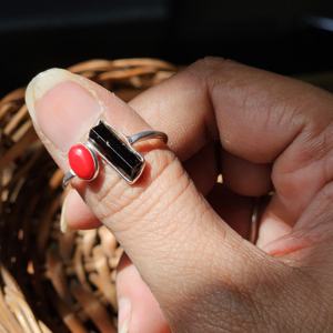 แหวนเงินพลอยสีดำและปะการังปรับได้แหวนเงินพลอยสีดำและสีแดง - Product Image 2
