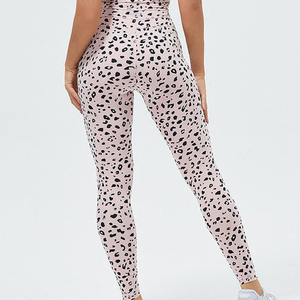 Leggings taille moyenne à séchage rapide pour femmes meilleur design pantalon sans couture en gros personnalisé en différentes couleurs pour legging de yoga - Product Image 6