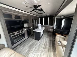 Forest River Ceder Creek Cottage 40CFK2 d'occasion 2022 à vendre - Product Image 4